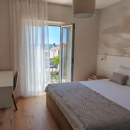 Noni Biograd Na Moru