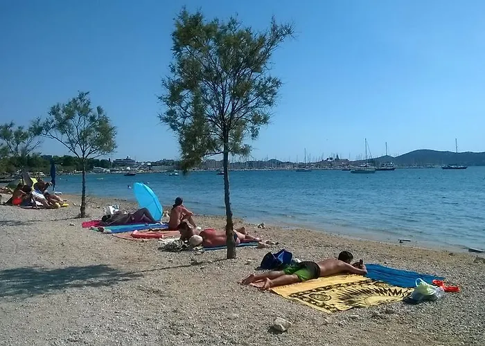 Noni Daire Biograd Na Moru